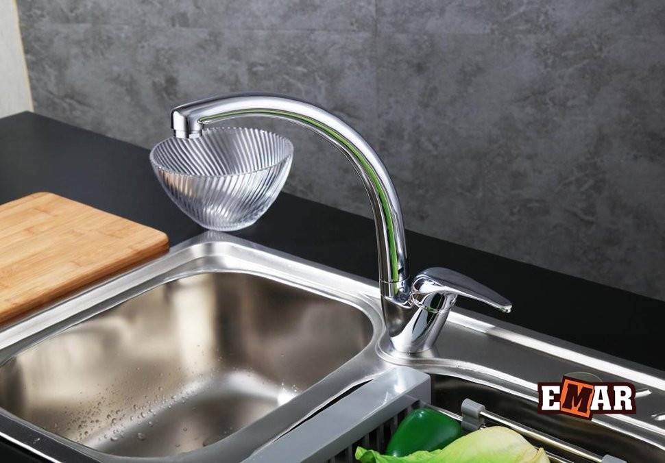 Смеситель кухонный Emar ЕС - 3013 хром